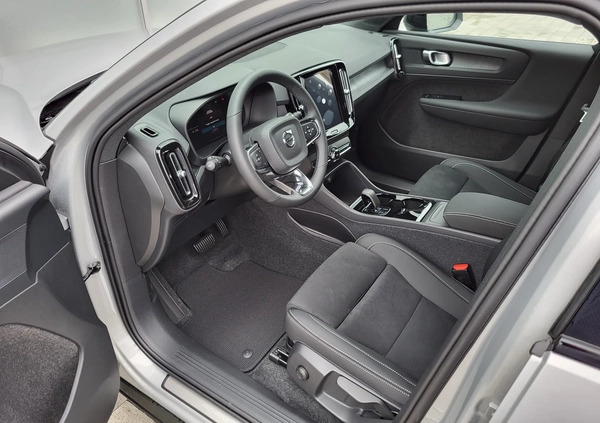Volvo XC 40 cena 297100 przebieg: 44, rok produkcji 2023 z Wieliczka małe 301